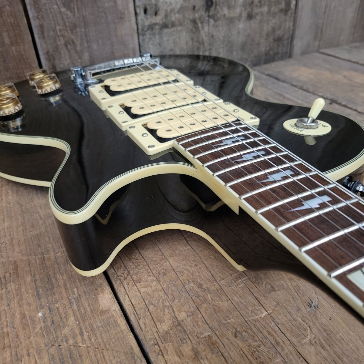 SOLD - Epiphone Ace Frehley Signature Les Paul 2000