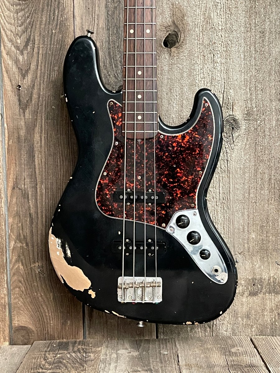 SOLD - Fender 1960 Relic Jazz Bass 1997 Cunetto Cruz era - Mahar's Vintage Guitars