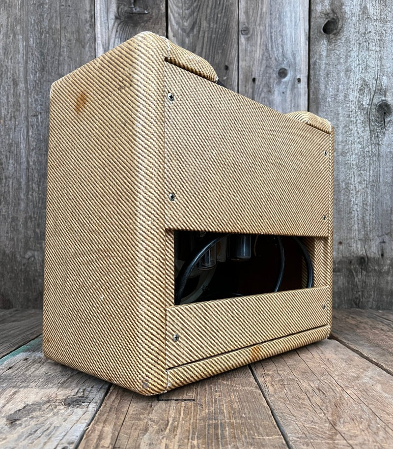 SOLD - Fender Champ 5F1 Tweed 1961 - Mahar's Vintage Guitars