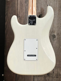 SOLD - Fender Custom Classic Stratocaster Blonde 2000 JC stamp - Mahar's Vintage Guitars