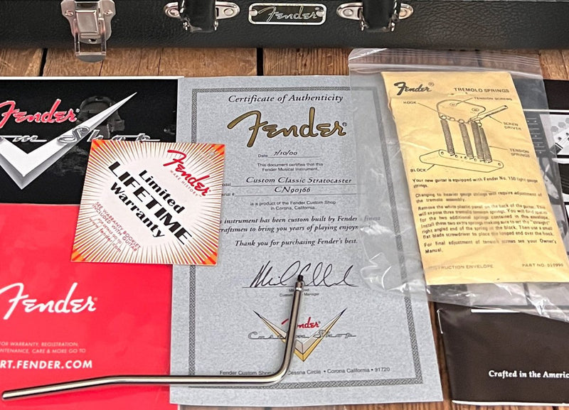 SOLD - Fender Custom Classic Stratocaster Blonde 2000 JC stamp - Mahar's Vintage Guitars