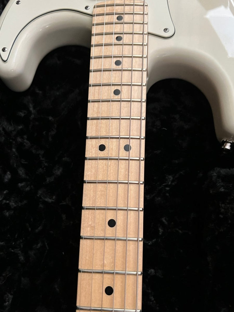 SOLD - Fender Custom Classic Stratocaster Blonde 2000 JC stamp - Mahar's Vintage Guitars