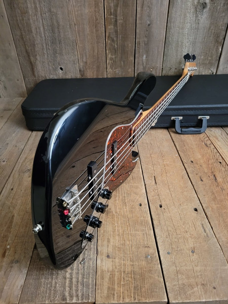 SOLD - Fender Deluxe Active Jazz Bass MIM 2002 - Mahar's Vintage Guitars