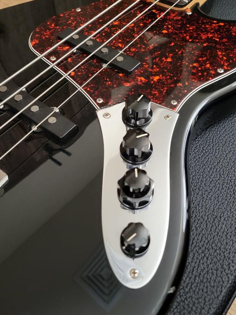 SOLD - Fender Deluxe Active Jazz Bass MIM 2002 - Mahar's Vintage Guitars