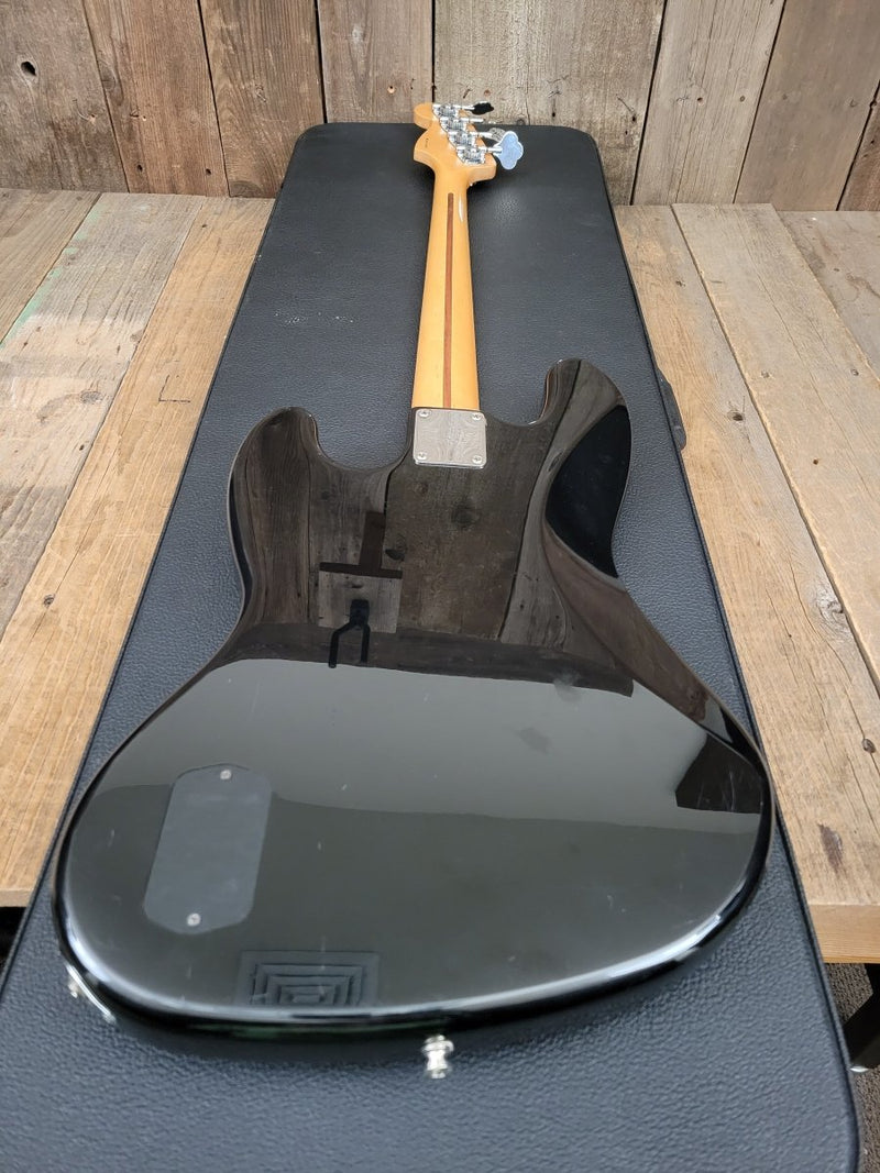 SOLD - Fender Deluxe Active Jazz Bass MIM 2002 - Mahar's Vintage Guitars