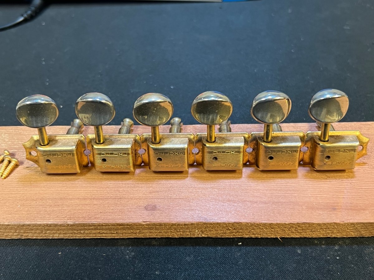 SOLD - Fender Double line gold tuners w/screws, no bushings. 1964 - 1969 - Mahar's Vintage Guitars