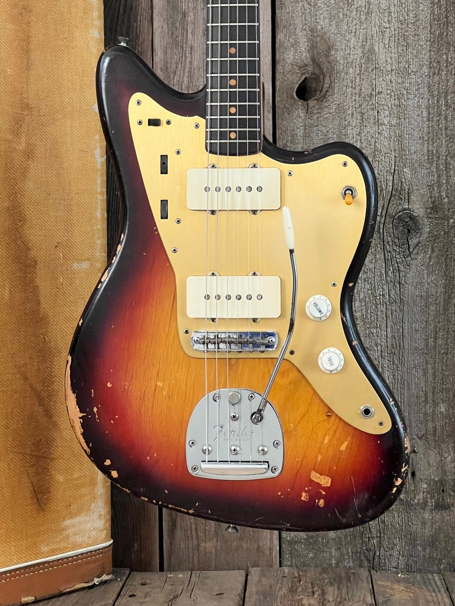 SOLD - Fender Jazzmaster 1959 Gold Pickguard - Mahar's Vintage Guitars