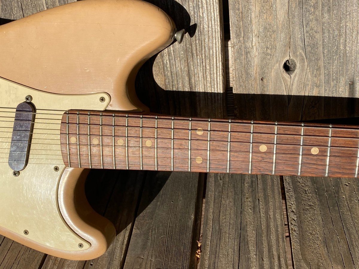 SOLD - Fender Musicmaster 1959 – Mahar's Vintage Guitars