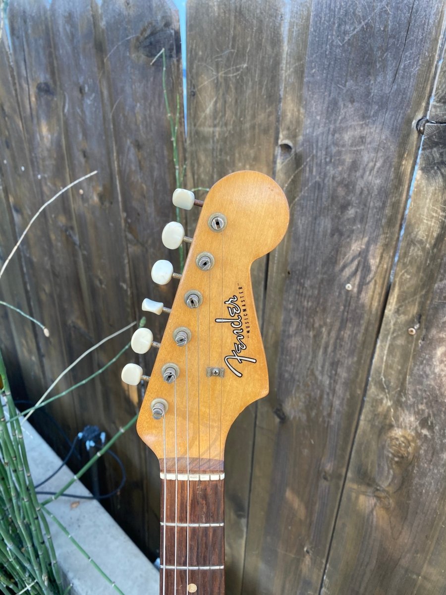 SOLD - Fender Musicmaster 1959 – Mahar's Vintage Guitars