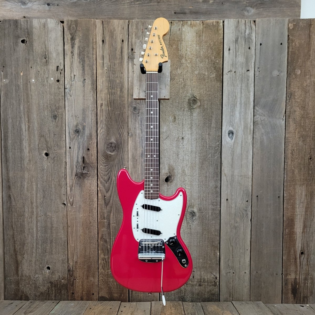 SOLD - Fender Mustang 1968 Dakota Red - Mahar's Vintage Guitars