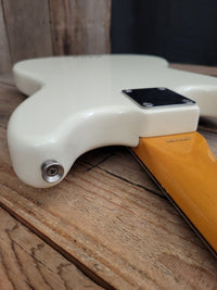 SOLD - Fender Mustang Bass MIJ 2005 Olympic White - Mahar's Vintage Guitars