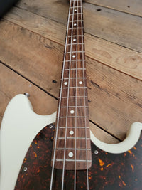 SOLD - Fender Mustang Bass MIJ 2005 Olympic White - Mahar's Vintage Guitars