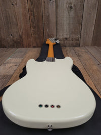 SOLD - Fender Mustang Bass MIJ 2005 Olympic White - Mahar's Vintage Guitars