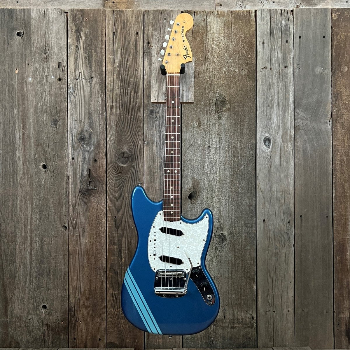 SOLD - Fender Mustang Competion Blue Burgundy 1972 - Mahar's Vintage Guitars