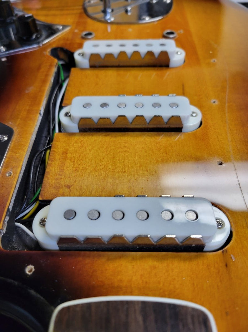 SOLD - Fender Squier Bass VI 2018 - Mahar's Vintage Guitars