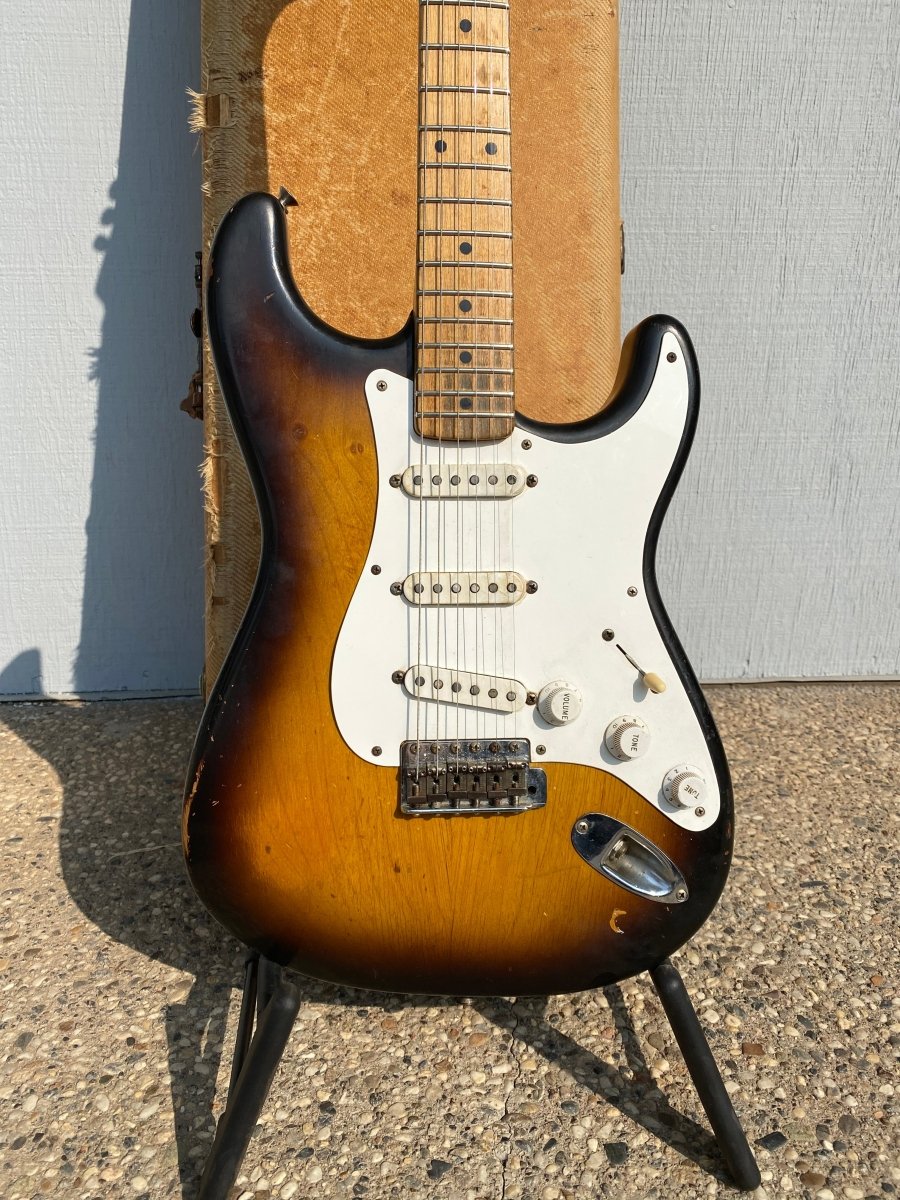 SOLD - Fender Stratocaster 1957 – Mahar's Vintage Guitars