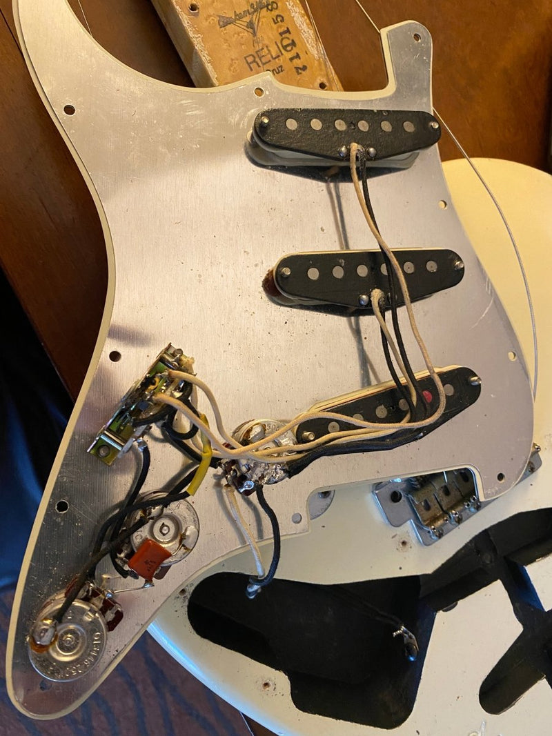 SOLD - Fender Stratocaster 1960 Relic 1997 Cunetto Cruz era - Mahar's Vintage Guitars