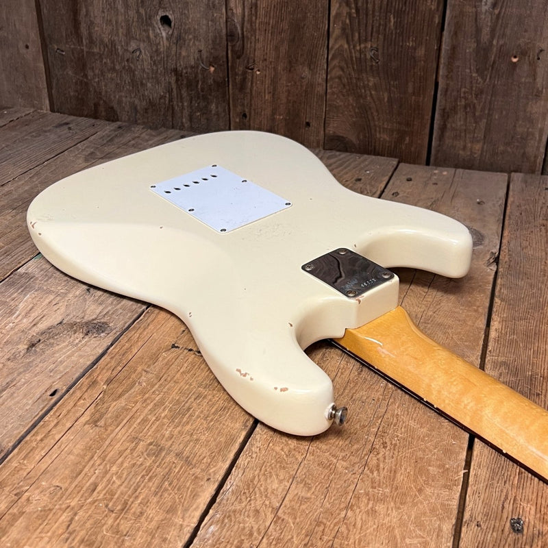 SOLD - Fender Stratocaster 1960 Relic Cunetto Era Olympic White - Mahar's Vintage Guitars