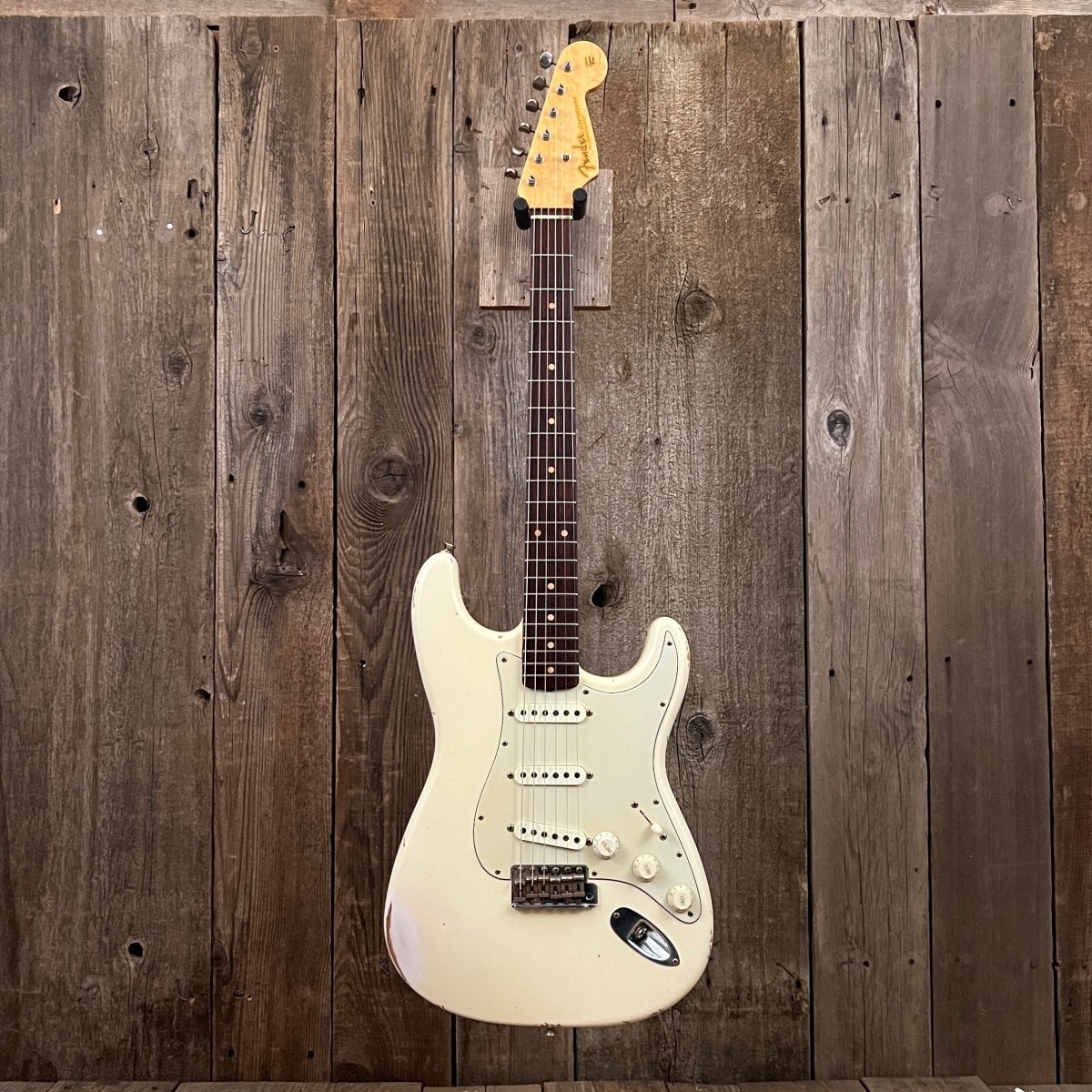 SOLD - Fender Stratocaster 1960 Relic Cunetto Era Olympic White - Mahar's Vintage Guitars