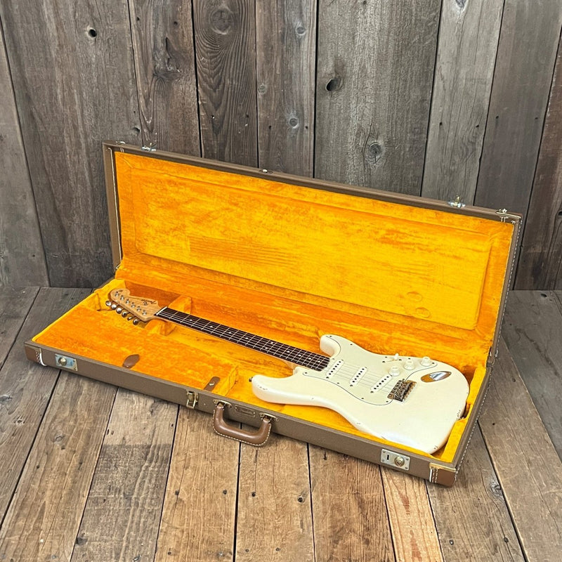 SOLD - Fender Stratocaster 1960 Relic Cunetto Era Olympic White - Mahar's Vintage Guitars