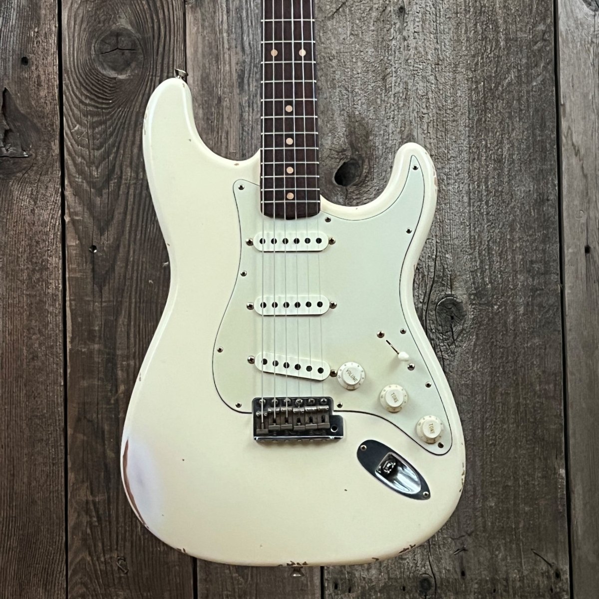 SOLD - Fender Stratocaster 1960 Relic Cunetto Era Olympic White - Mahar's Vintage Guitars