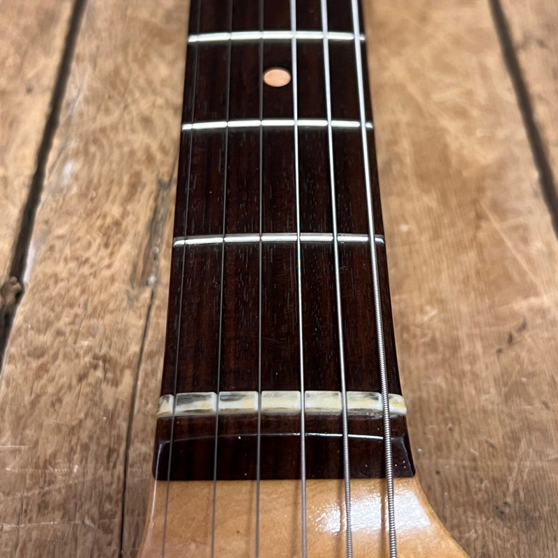 SOLD - Fender Stratocaster 1960 Relic Cunetto Era Olympic White - Mahar's Vintage Guitars