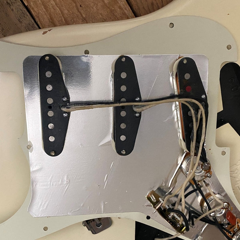 SOLD - Fender Stratocaster 1960 Relic Cunetto Era Olympic White - Mahar's Vintage Guitars