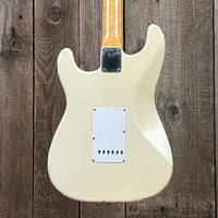 SOLD - Fender Stratocaster 1960 Relic Cunetto Era Olympic White - Mahar's Vintage Guitars