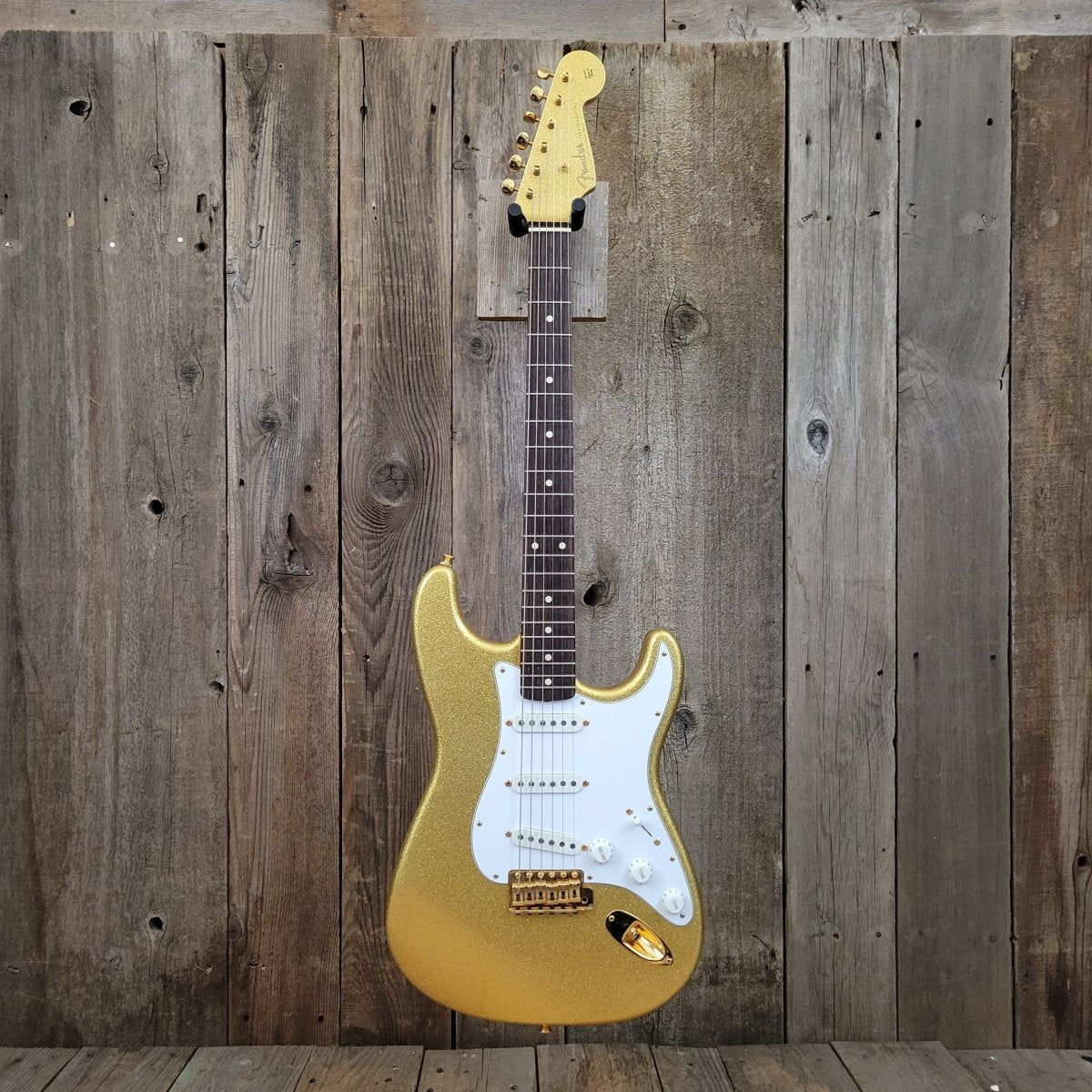 SOLD - Fender Stratocaster 1962 Custom Shop Gold Sparkle 1993 - Mahar's Vintage Guitars