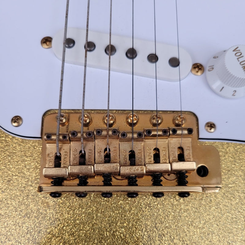 SOLD - Fender Stratocaster 1962 Custom Shop Gold Sparkle 1993 - Mahar's Vintage Guitars