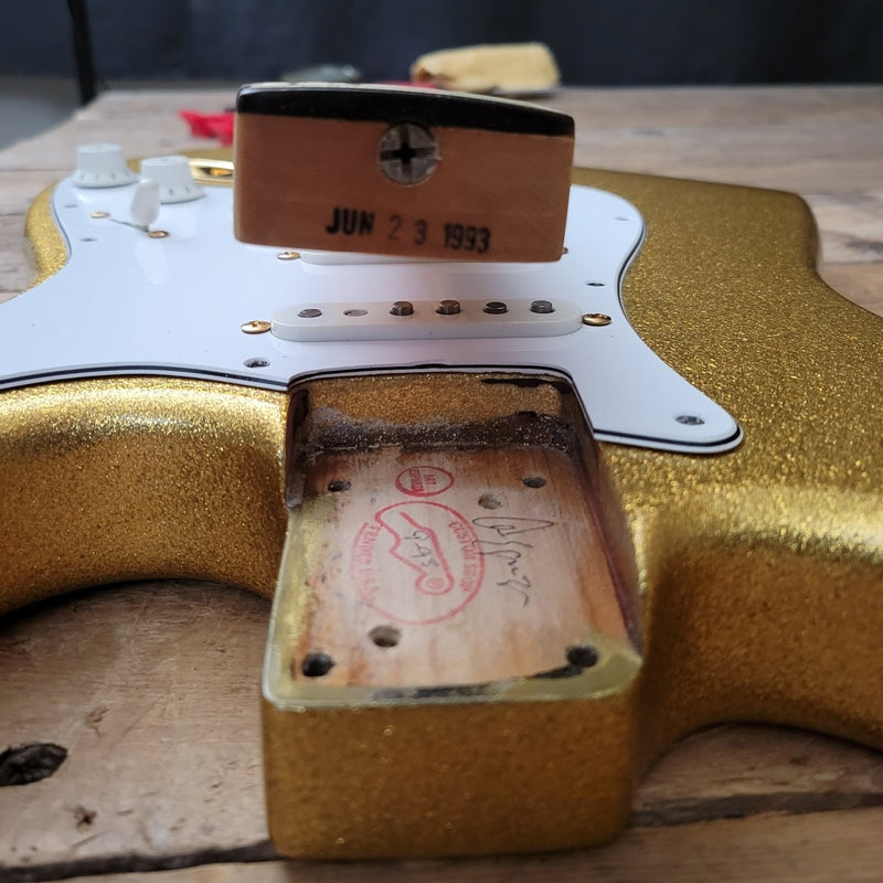 SOLD - Fender Stratocaster 1962 Custom Shop Gold Sparkle 1993 - Mahar's Vintage Guitars