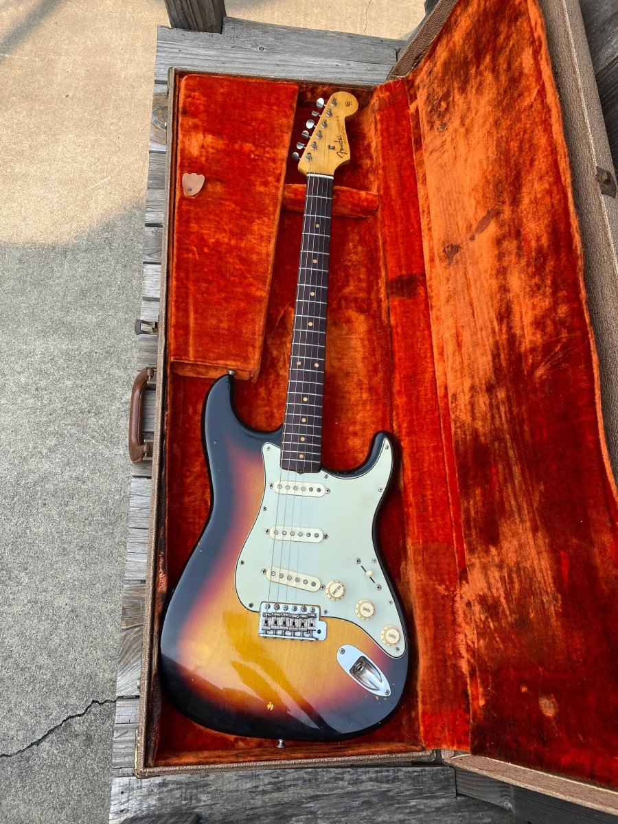 SOLD - Fender Stratocaster 1963 - – Mahar's Vintage Guitars