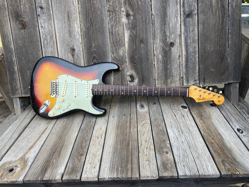 SOLD - Fender Stratocaster 1963 - Mahar's Vintage Guitars