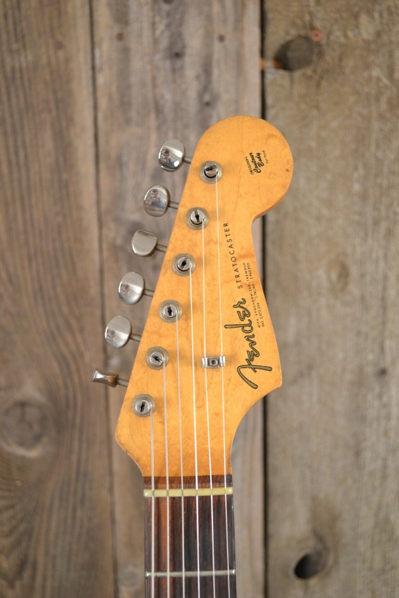 SOLD - Fender Stratocaster 1964 - Mahar's Vintage Guitars