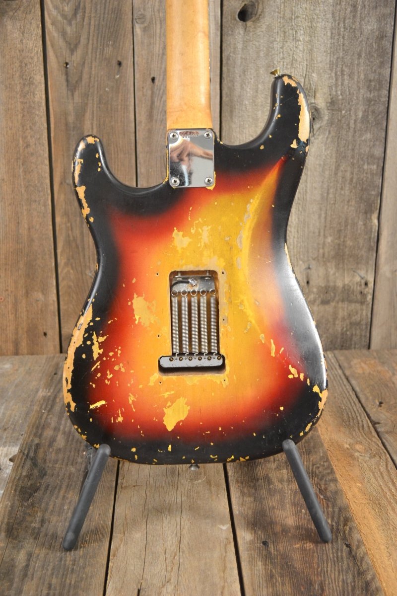 SOLD - Fender Stratocaster 1964 - Mahar's Vintage Guitars