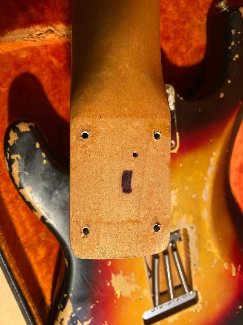 SOLD - Fender Stratocaster 1964 - Mahar's Vintage Guitars