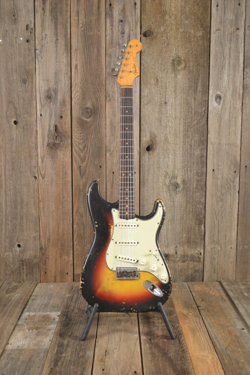 SOLD - Fender Stratocaster 1964 - Mahar's Vintage Guitars