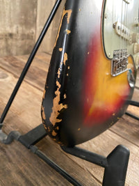 SOLD - Fender Stratocaster 1964 - Mahar's Vintage Guitars