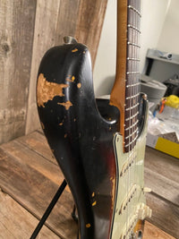 SOLD - Fender Stratocaster 1964 - Mahar's Vintage Guitars