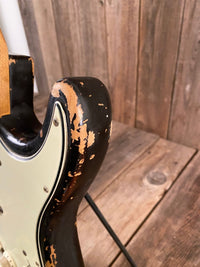 SOLD - Fender Stratocaster 1964 - Mahar's Vintage Guitars