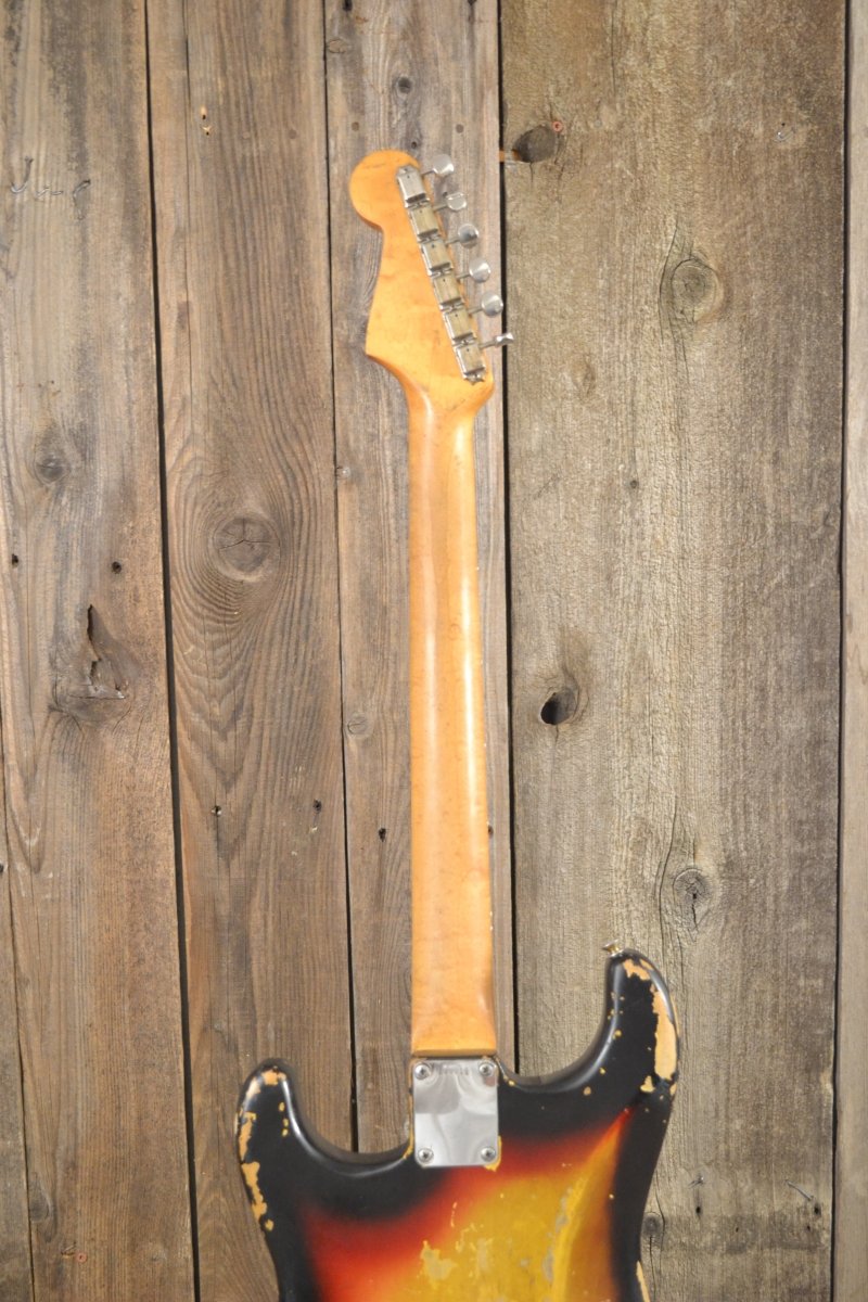 SOLD - Fender Stratocaster 1964 - Mahar's Vintage Guitars