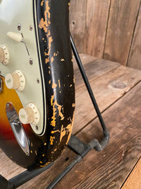 SOLD - Fender Stratocaster 1964 - Mahar's Vintage Guitars