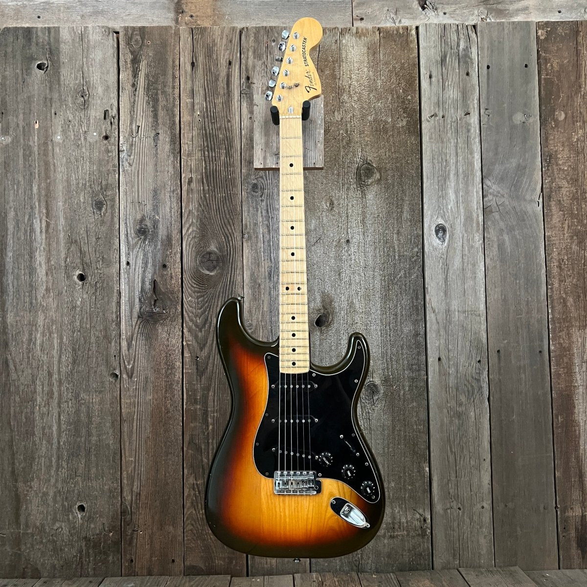 SOLD - Fender Stratocaster 1980 Sunburst - Mahar's Vintage Guitars