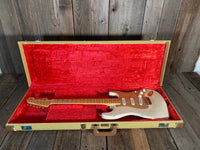 SOLD - Fender Stratocaster 56 Relic Mary Kaye 2005 Custom Shop - Mahar's Vintage Guitars