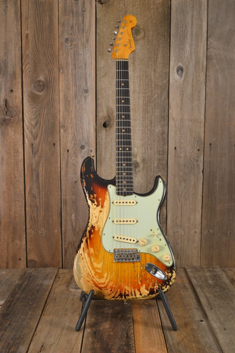 SOLD - Fender Stratocaster 63 Super Heavy Relic Limited Edition 2019 - Mahar's Vintage Guitars