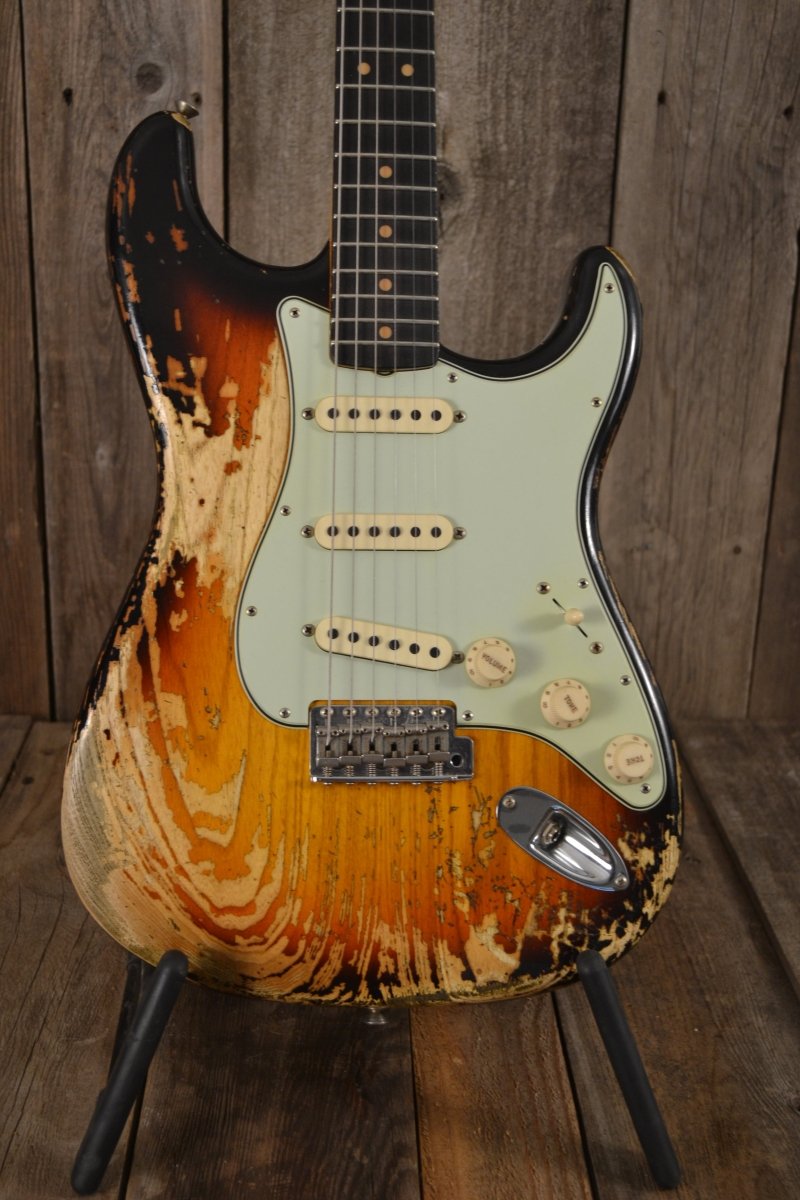 SOLD - Fender Stratocaster 63 Super Heavy Relic Limited Edition 2019 - Mahar's Vintage Guitars
