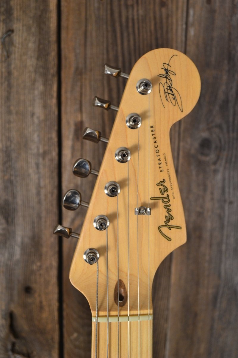 SOLD - Fender Stratocaster Buddy Guy 2005 Near Mint Sunburst - Mahar's Vintage Guitars