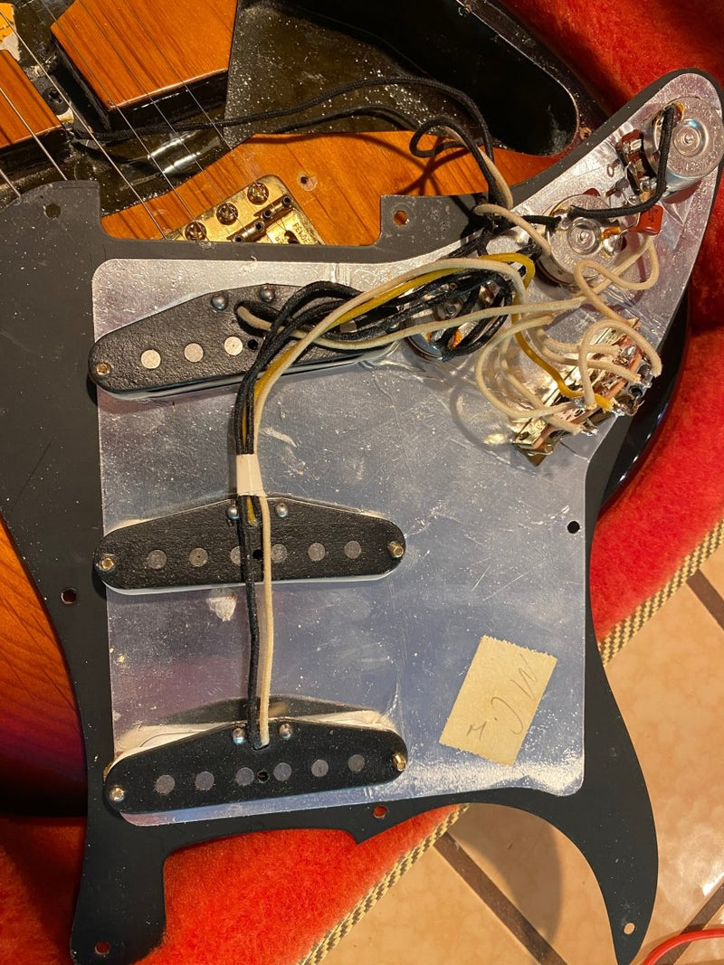 SOLD - Fender Stratocaster SRV Special Edition 1992 - Mahar's Vintage Guitars