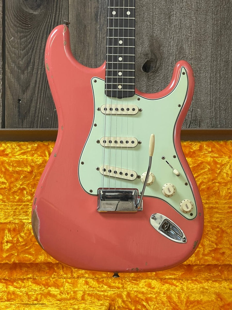 SOLD - Fender Stratocaster Tahitian Coral '60 Limited Edition Relic 2020 - Mahar's Vintage Guitars