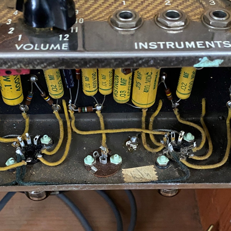SOLD - Fender Tweed Vibrolux 5F11 - 1958 - Mahar's Vintage Guitars